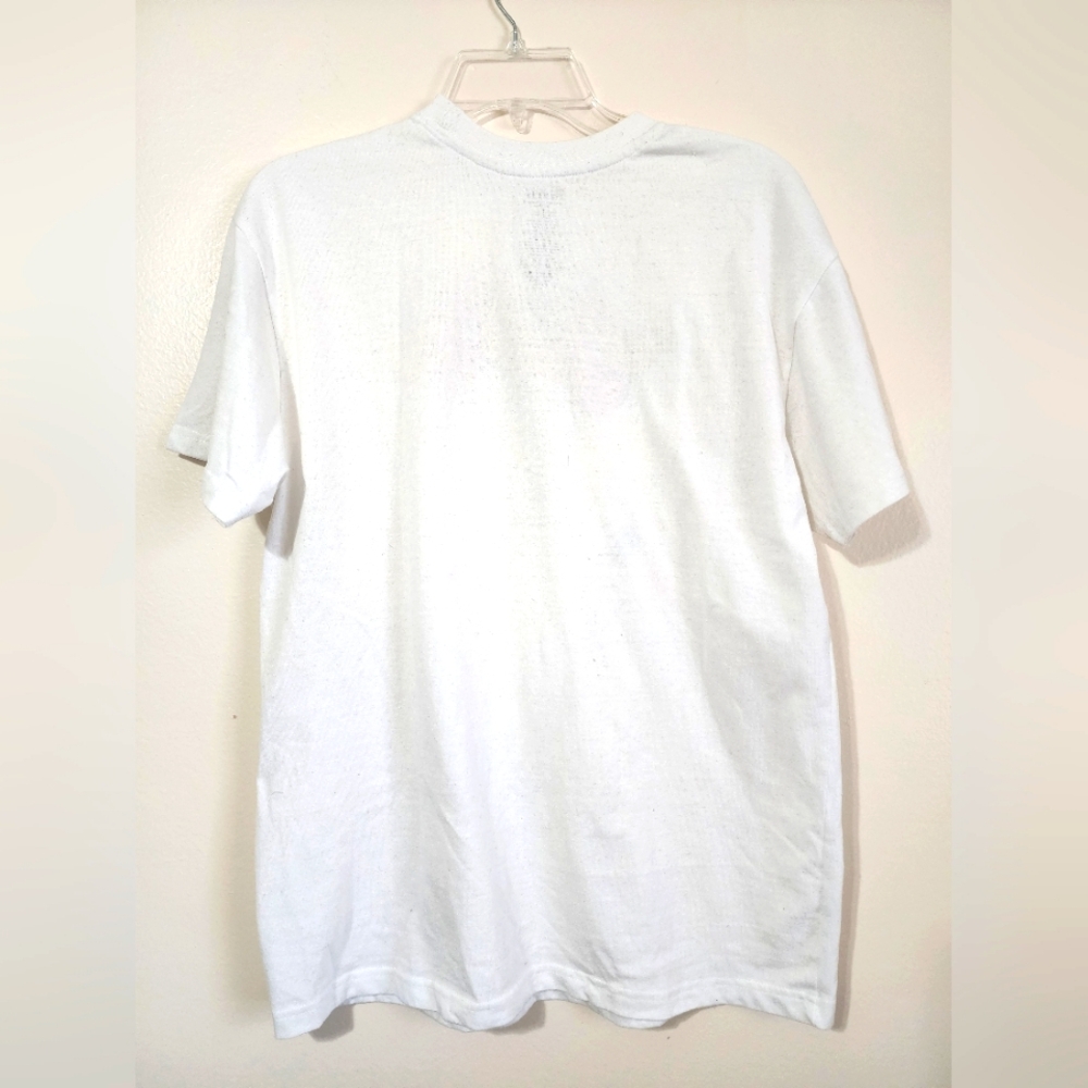 Women's Snoopy Valentine's Day White Tshirt Size - Picture 5 of 5